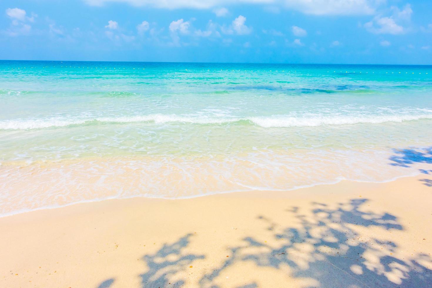 prachtig tropisch strand foto