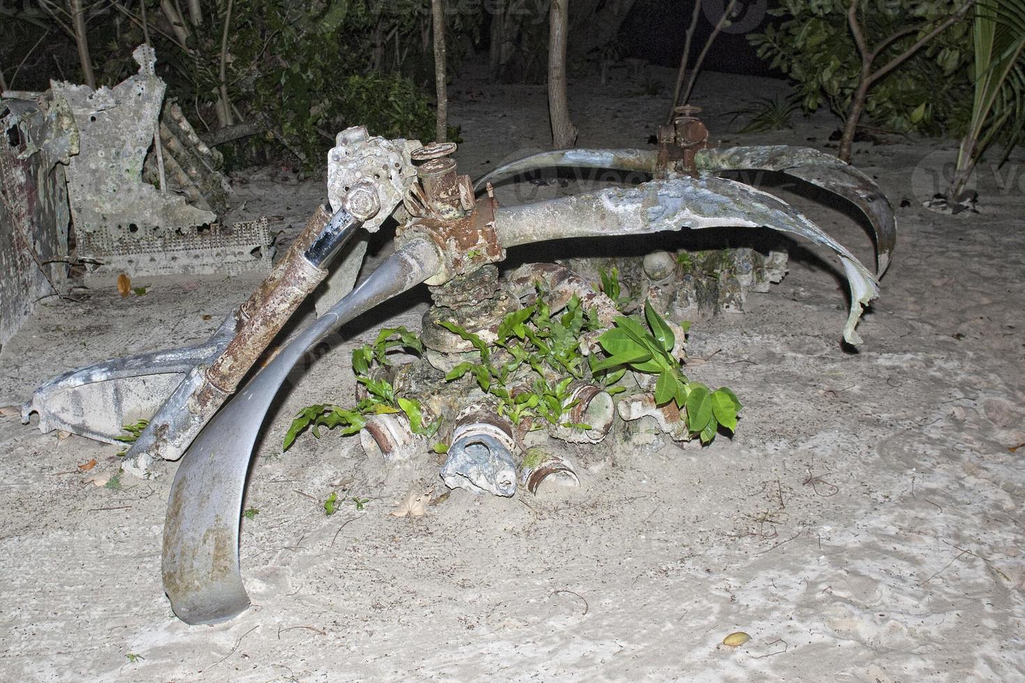 b52 propeller Aan zanderig strand foto