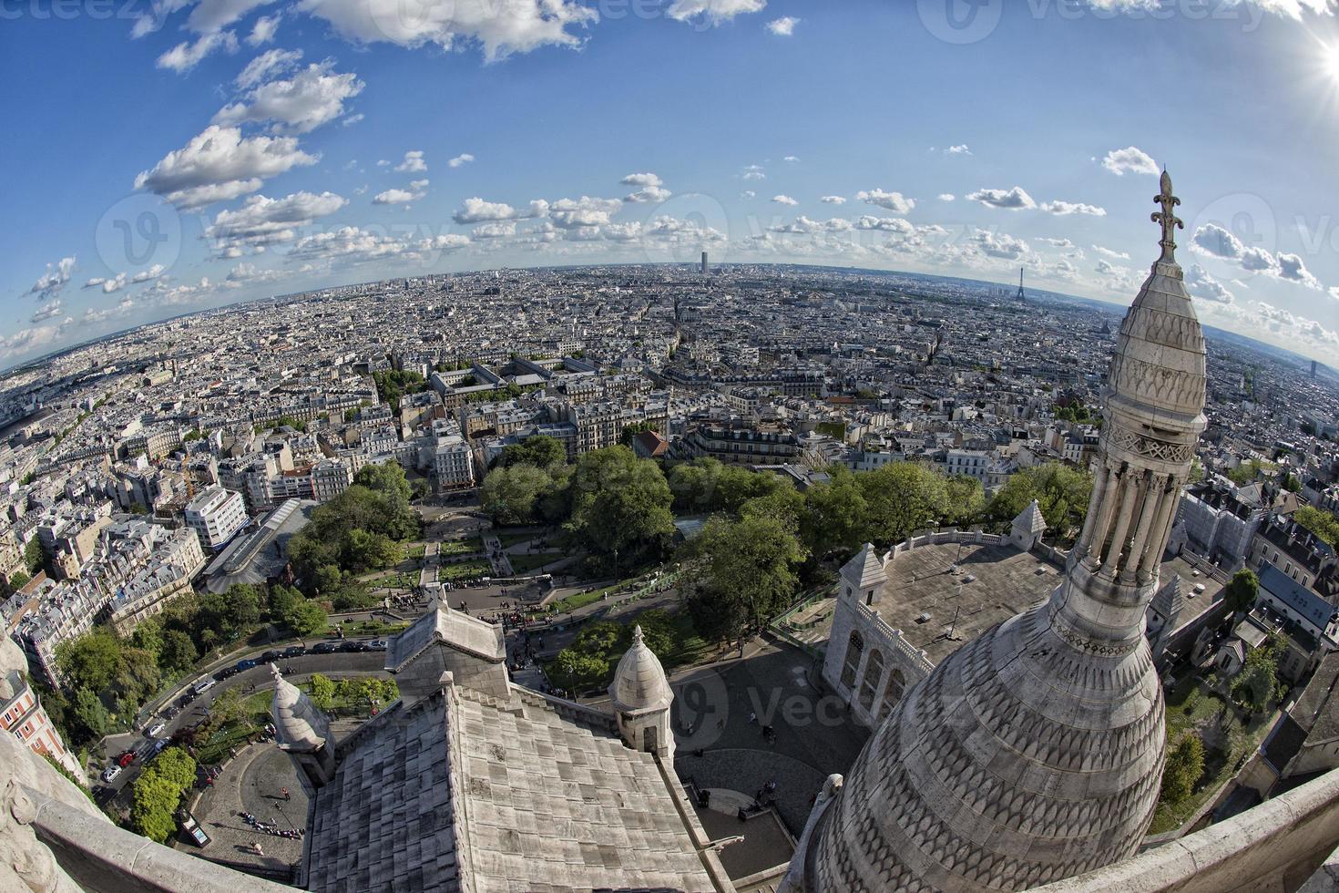 Parijs reusachtig antenne visie van montmatre foto