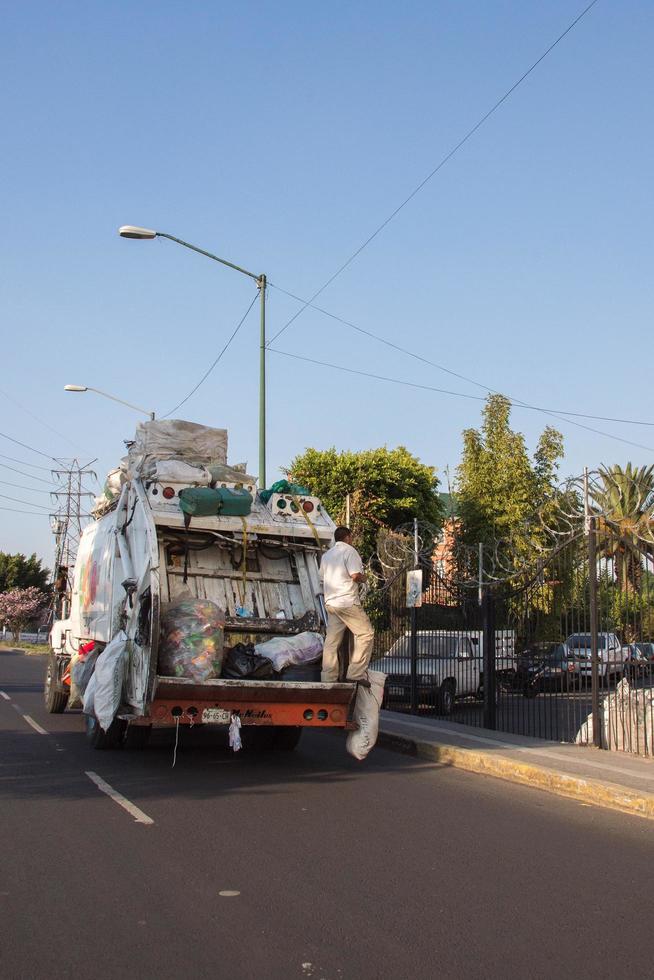 Mexico stad, Mexico - februari, 9 2015 - stad- onzin vrachtauto foto