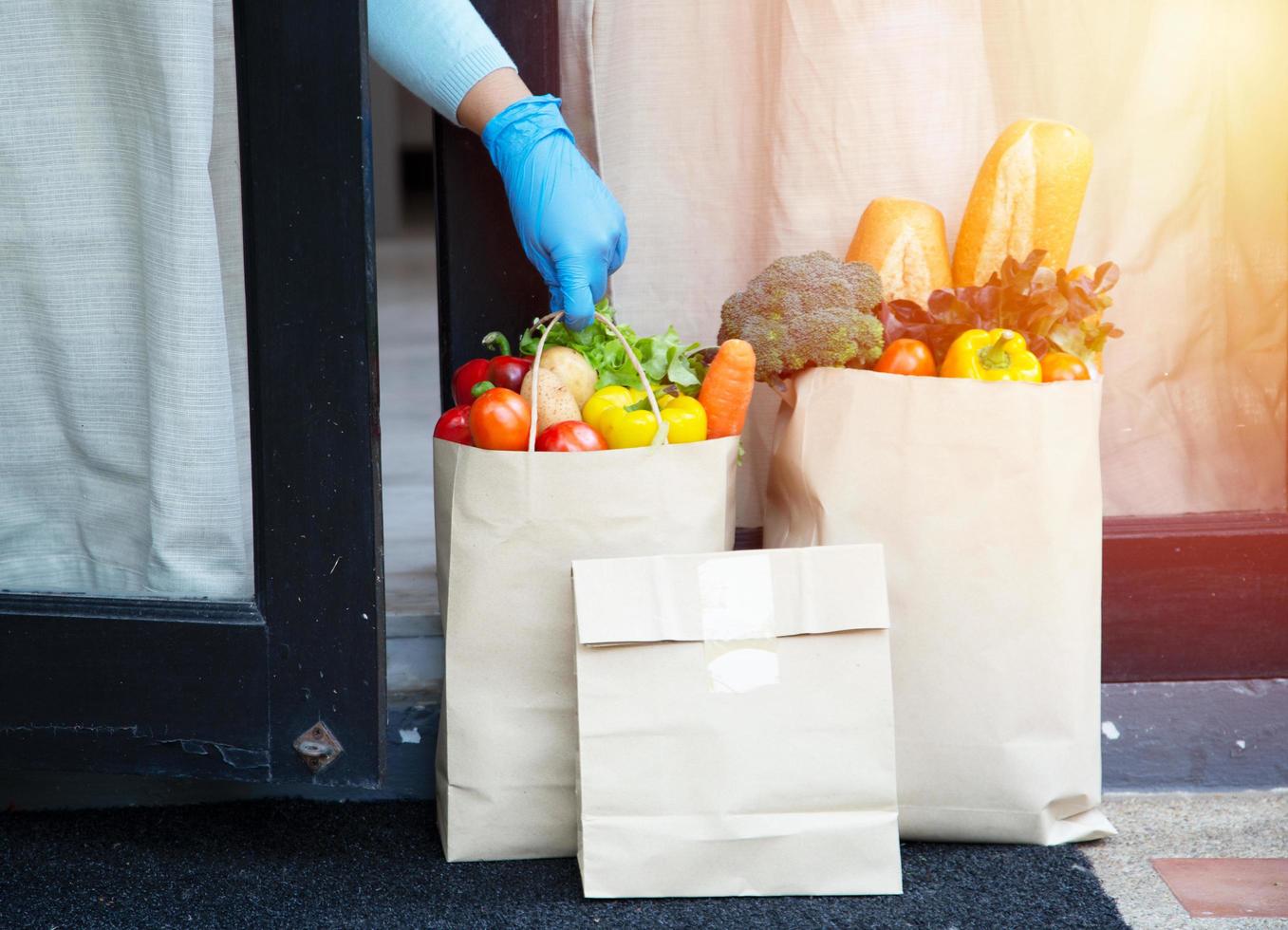 foodserviceproviders. thuisblijven verminderen de verspreiding van het covid-19-virus foto