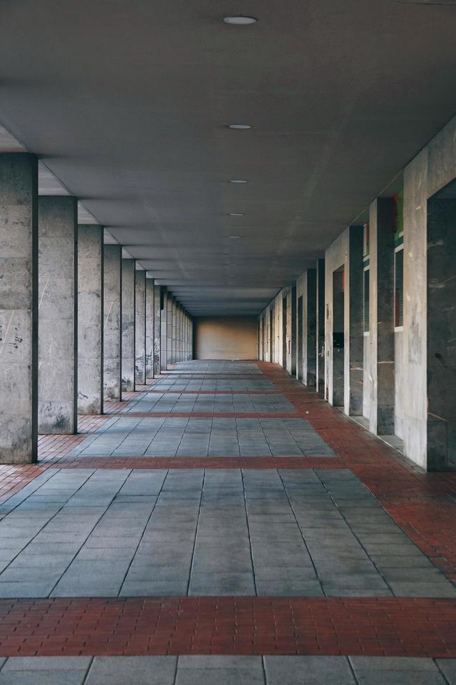 kolomarchitectuur op straat in de stad van bilbao, spanje foto