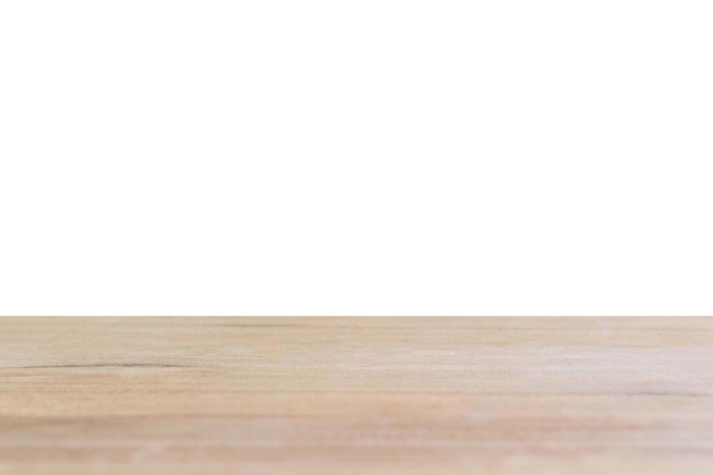 lege houten tafel op geïsoleerde witte achtergrond foto