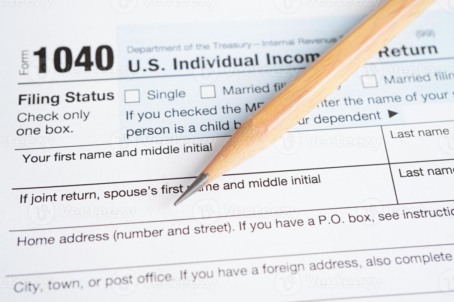 belastingformulier 1040 ons individuele aangifte inkomstenbelasting, bedrijfsfinanciën concept. foto