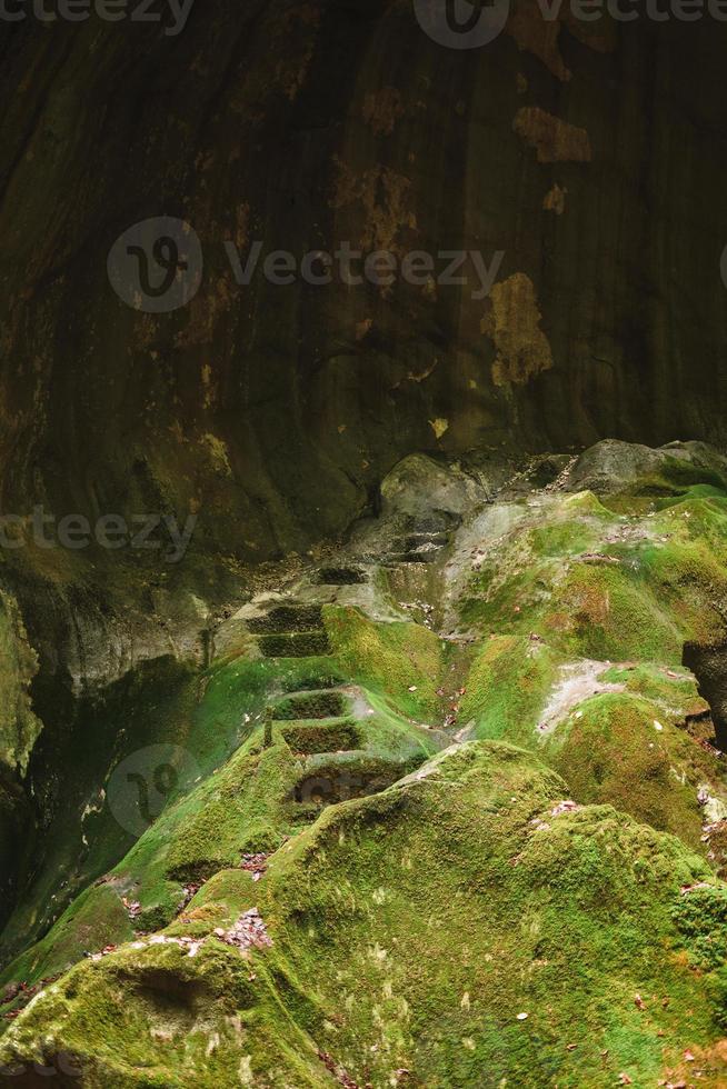 majestueus kloven du pont du diable grot in Frankrijk foto