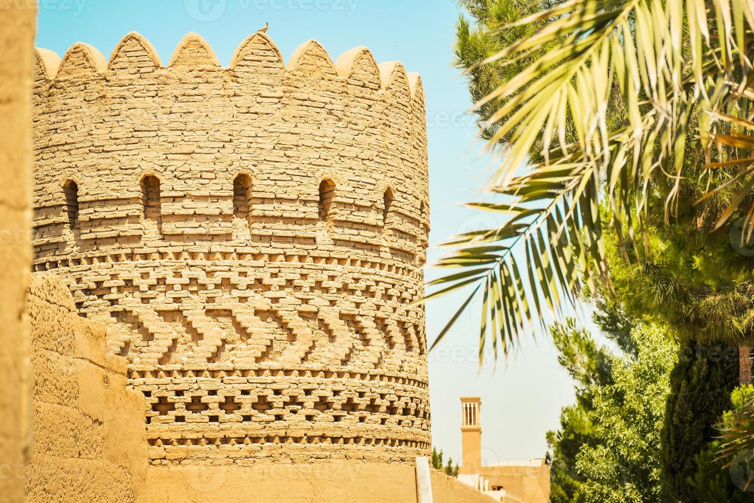 gebouwen en ornamenten Aan muren in dowlat een slechte tuin. beroemd reizen bestemming in yazd foto