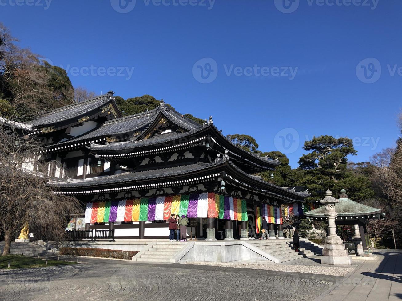 hase-dera tempel in kamakura, Japan, Aan een zonnig dag foto