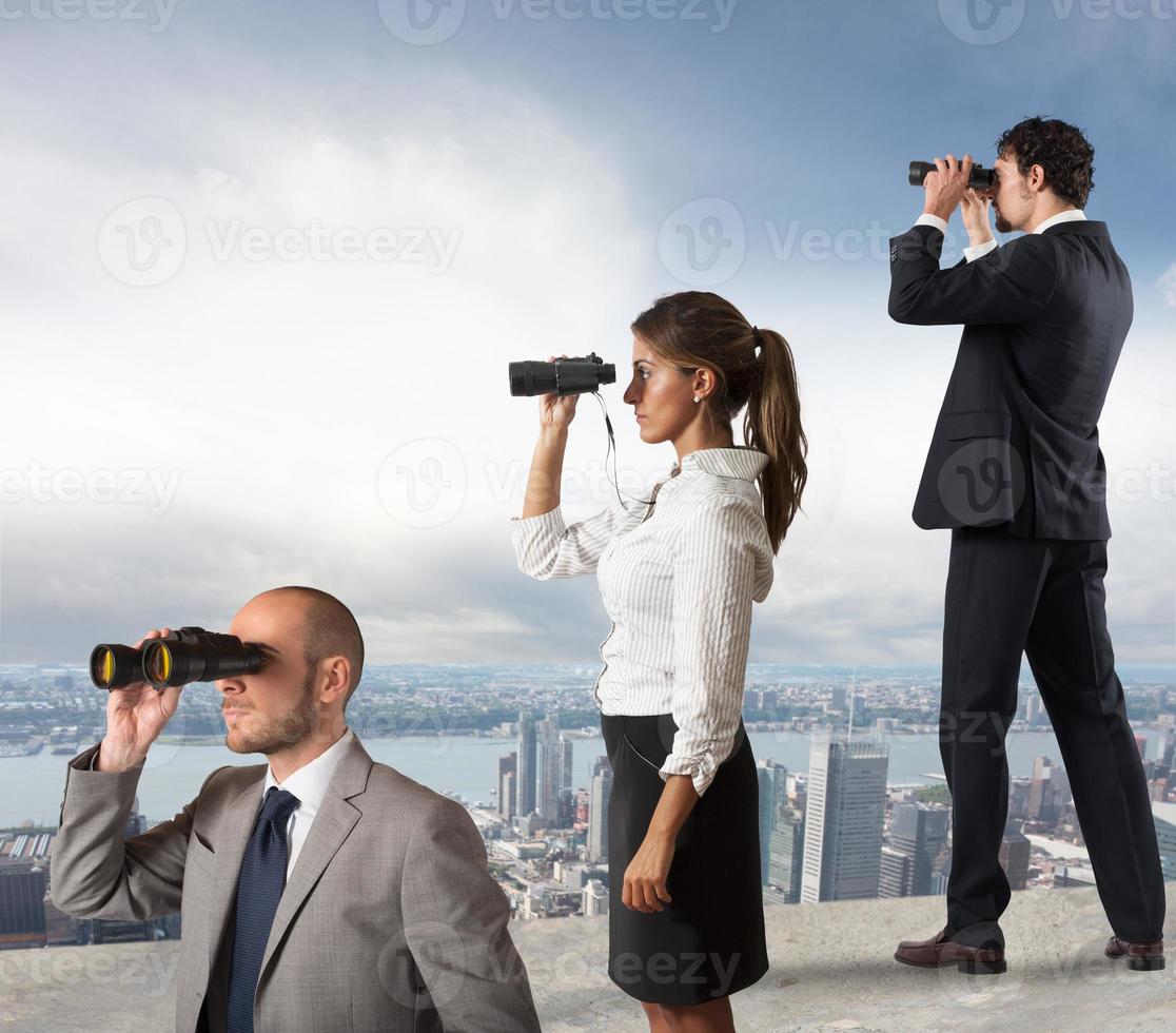 bedrijf mensen op zoek naar de toekomst foto