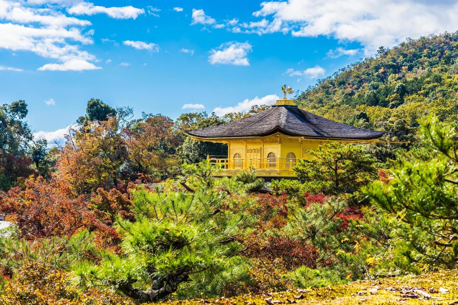 kinkakuji-tempel, of het gouden paviljoen in kyoto, japan foto
