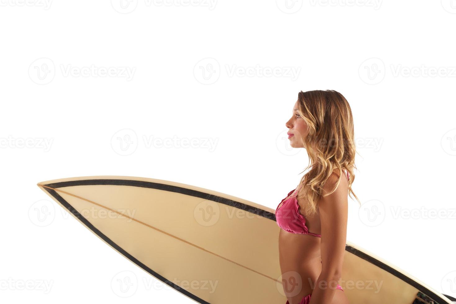 sexy jong meisje in bikini met surfboard Aan wit achtergrond foto