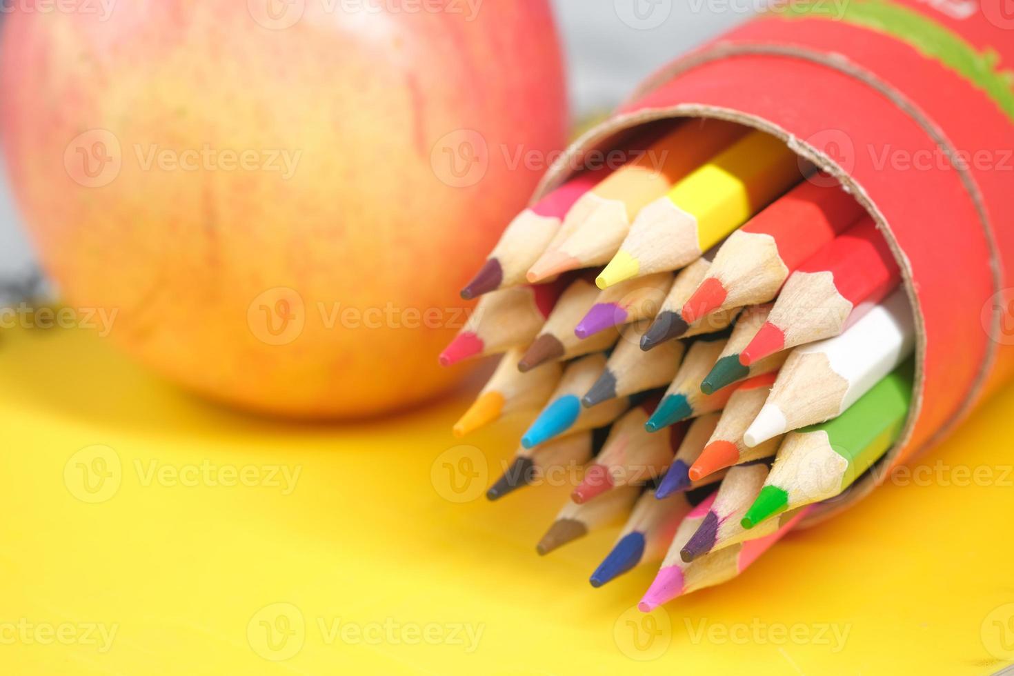 close-up van kleurrijke potloden foto