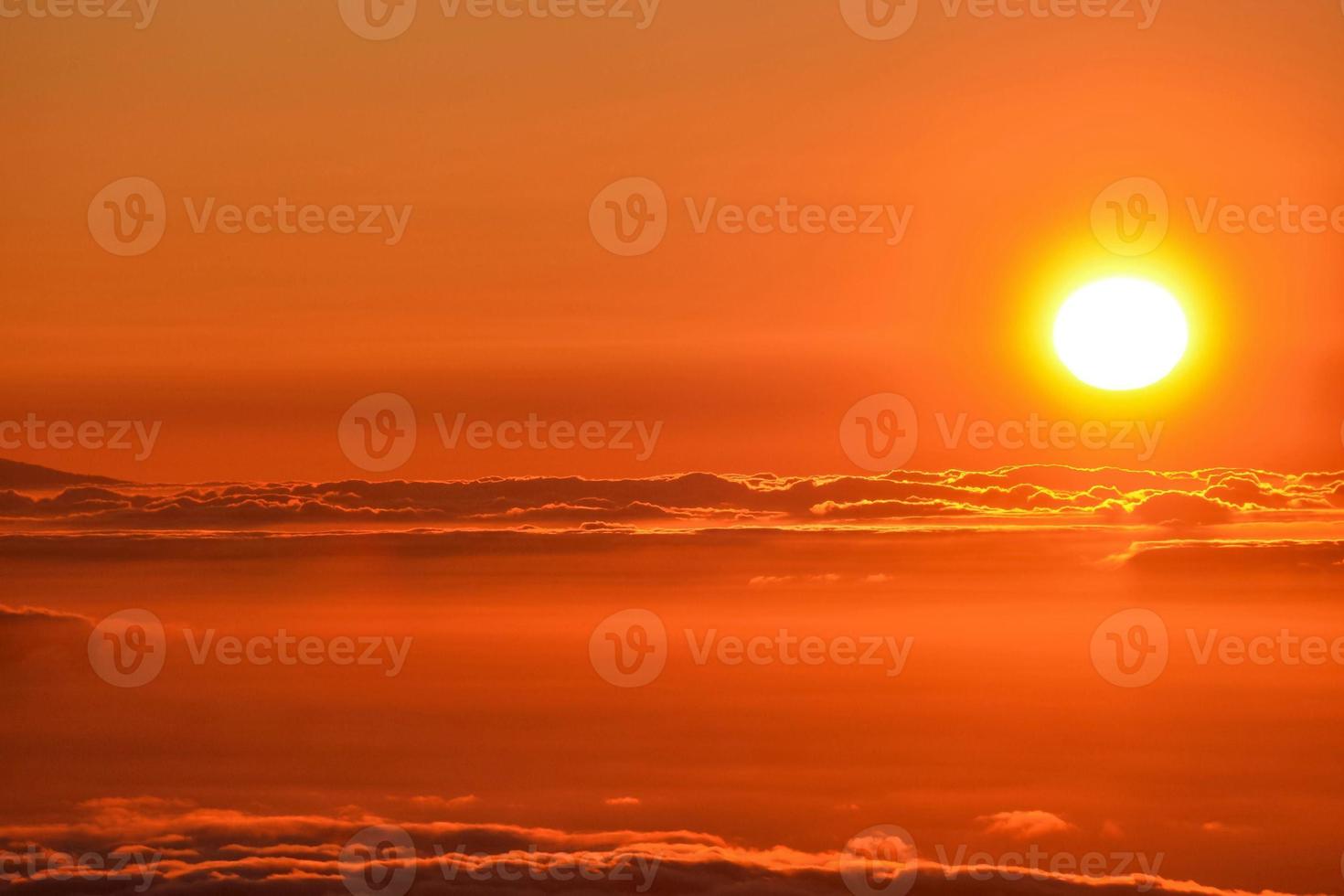 prachtig uitzicht op de zonsondergang foto