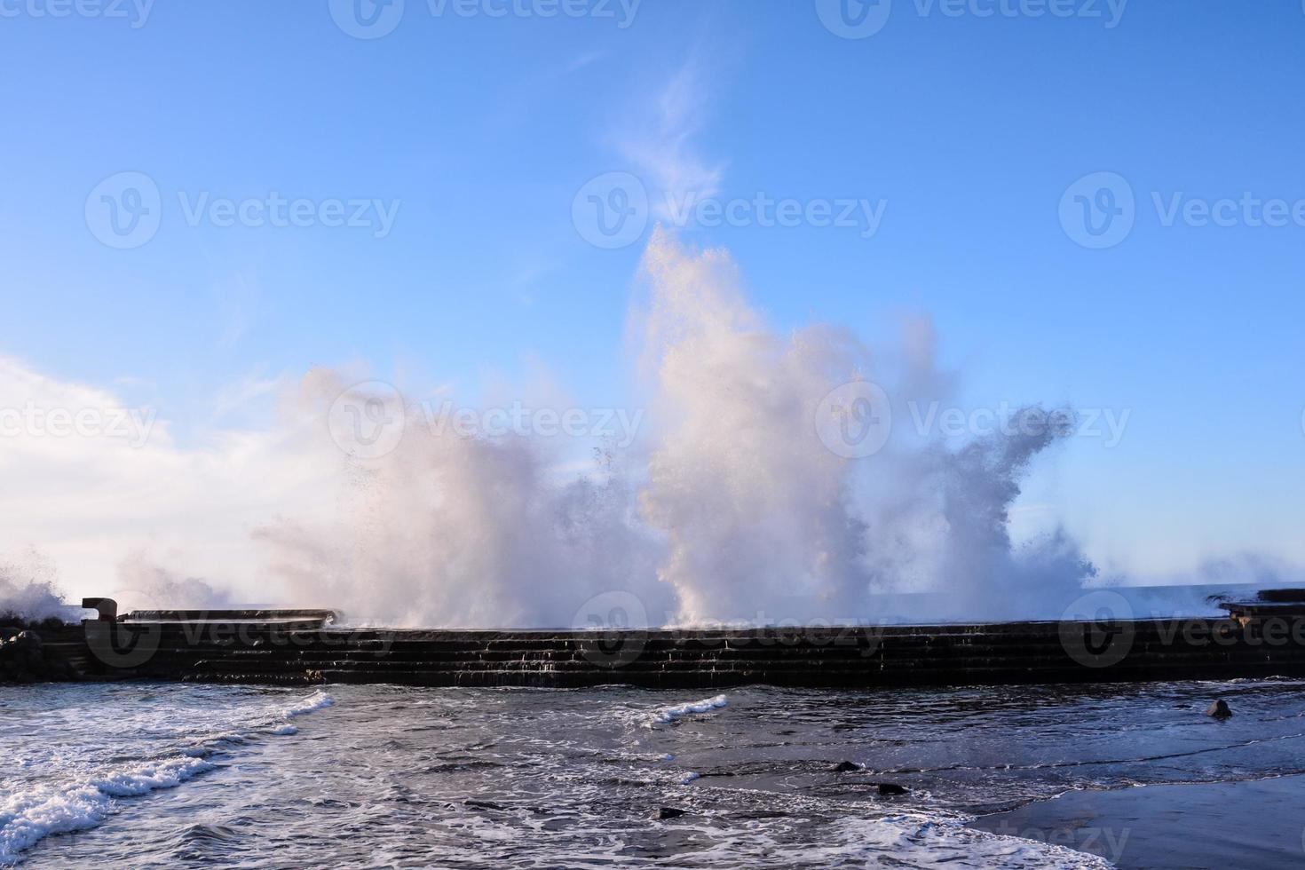 golven in de oceaan foto