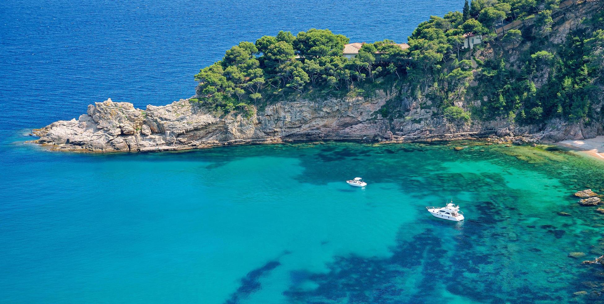 kust- landschap Bij costa brava,catalonië,spanje foto