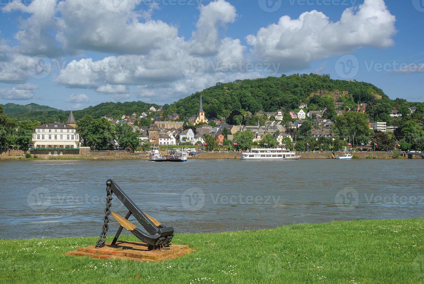 visie over- Rijn rivier- naar linz ben rhein,rijnland-palts,duitsland foto