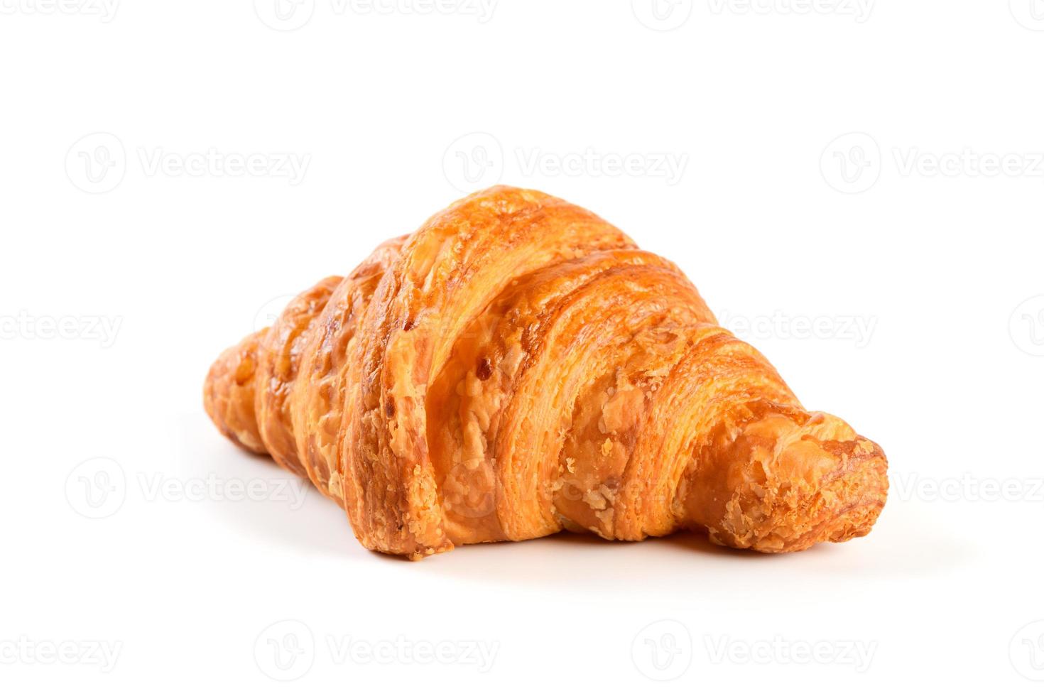 eigengemaakt croissant geïsoleerd Aan wit achtergrond, foto