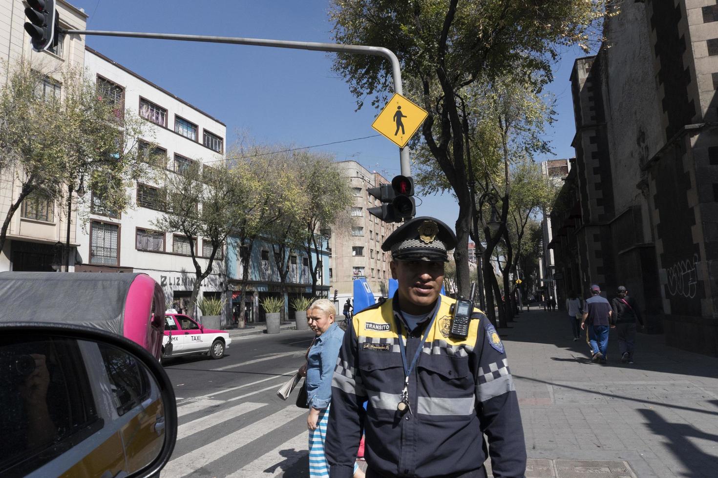 Mexico stad, Mexico - november 5 2017 - mensen Bij stad- straat markt foto