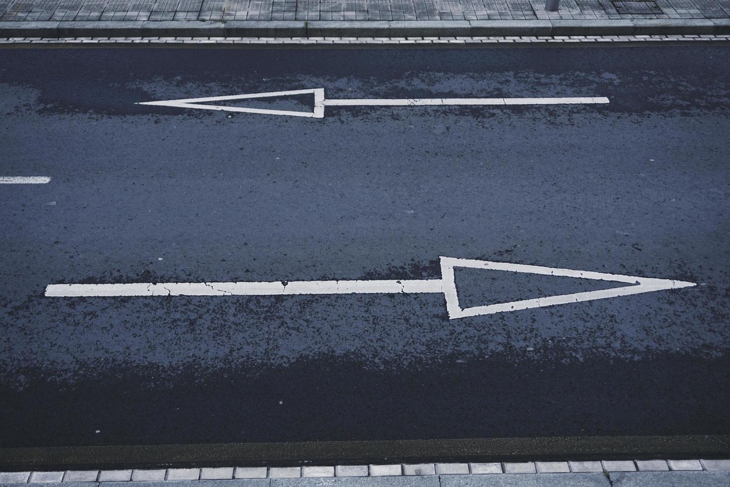 pijl verkeerslicht verkeersbord in bilbao city, spanje foto