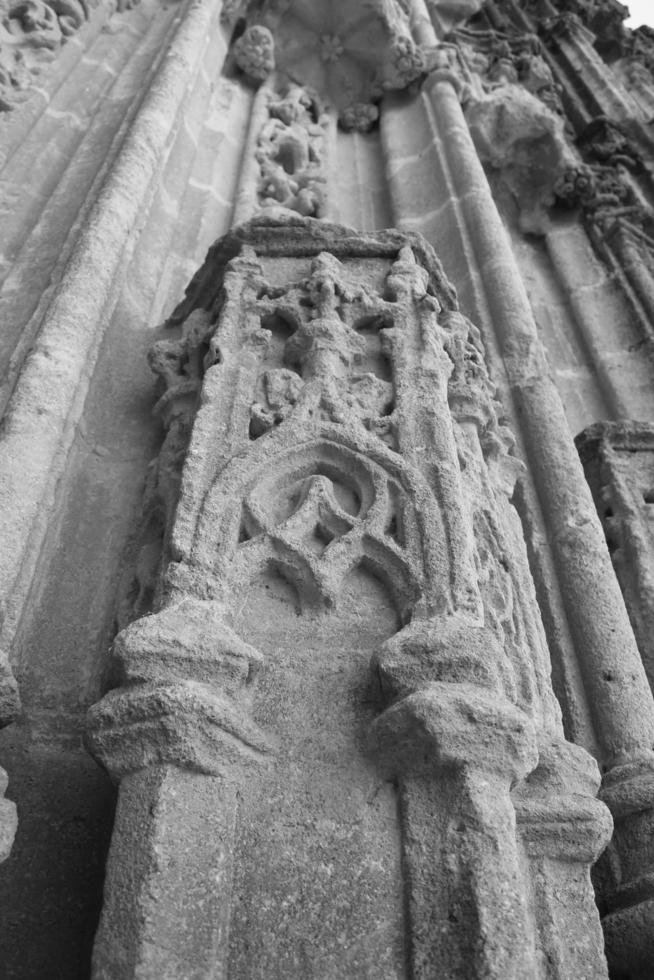 monochroom fotograaf van een kerk foto