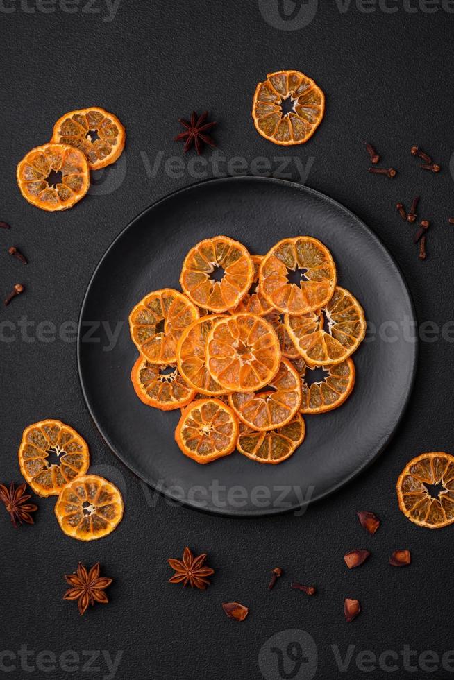 droog ronde vorm plakjes van helder oranje kleur mandarijn foto