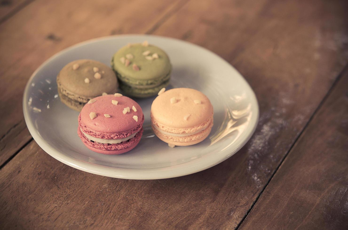 macarons op een bord foto