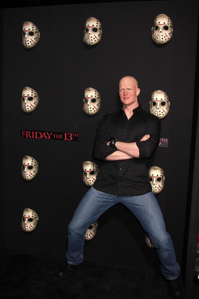 derek mears aankomen Bij de vrijdag de 13e 2009 première Bij mannen dorp theater in los angeles ca Aan februari 9 20092009 foto