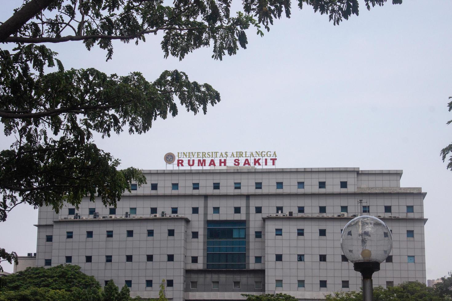 teken bord van luchtlangga ziekenhuis oftewel Rumah sakit luchtlangga. Daarnaast behandelen patiënten, deze is ook een plaats voor medisch studenten naar praktijk of leertijd. foto