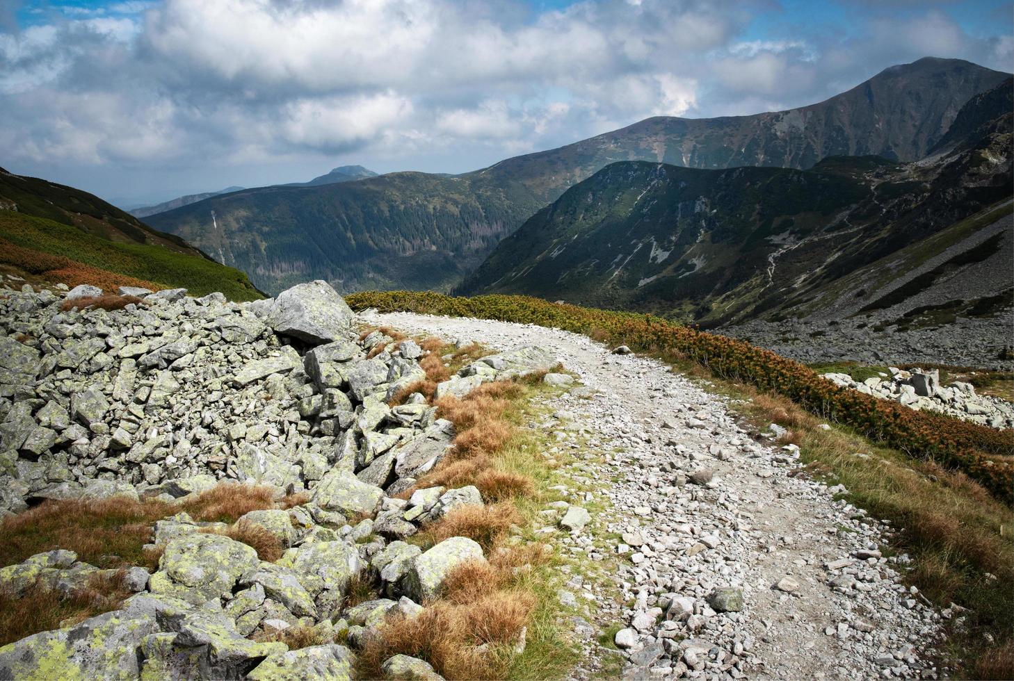 rotsachtig wandelpad foto