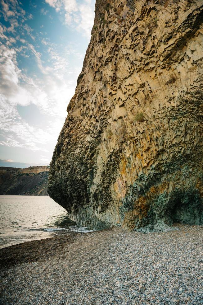 de bergen van kaap gloeiend op de Krim foto