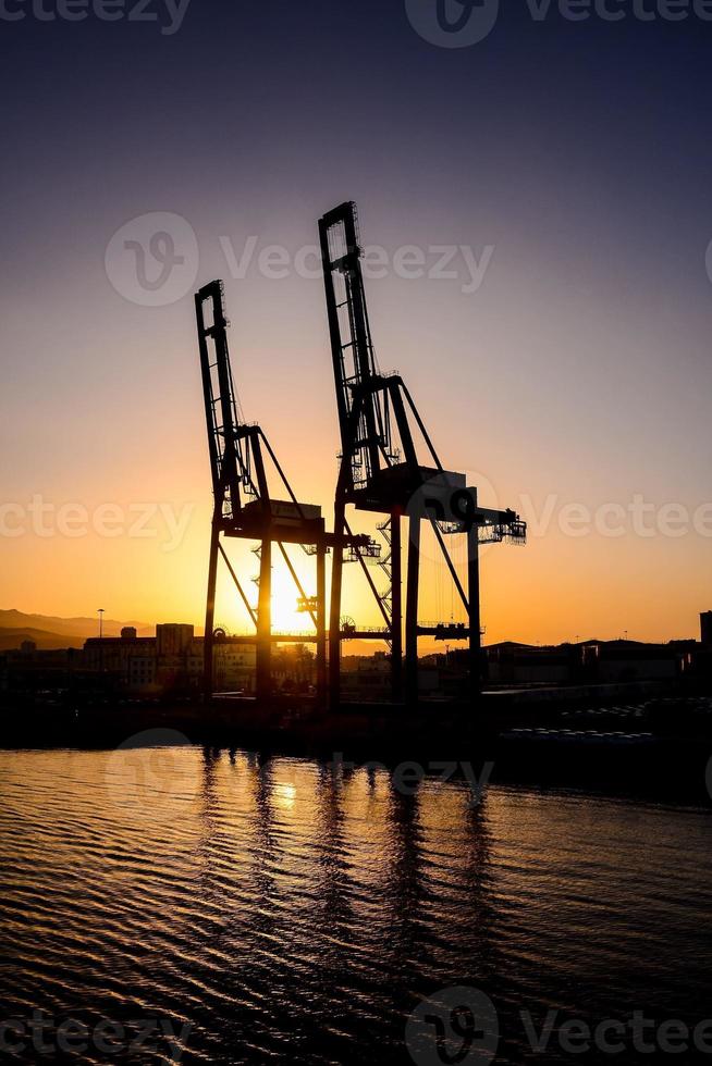 zonsondergang over de zee foto