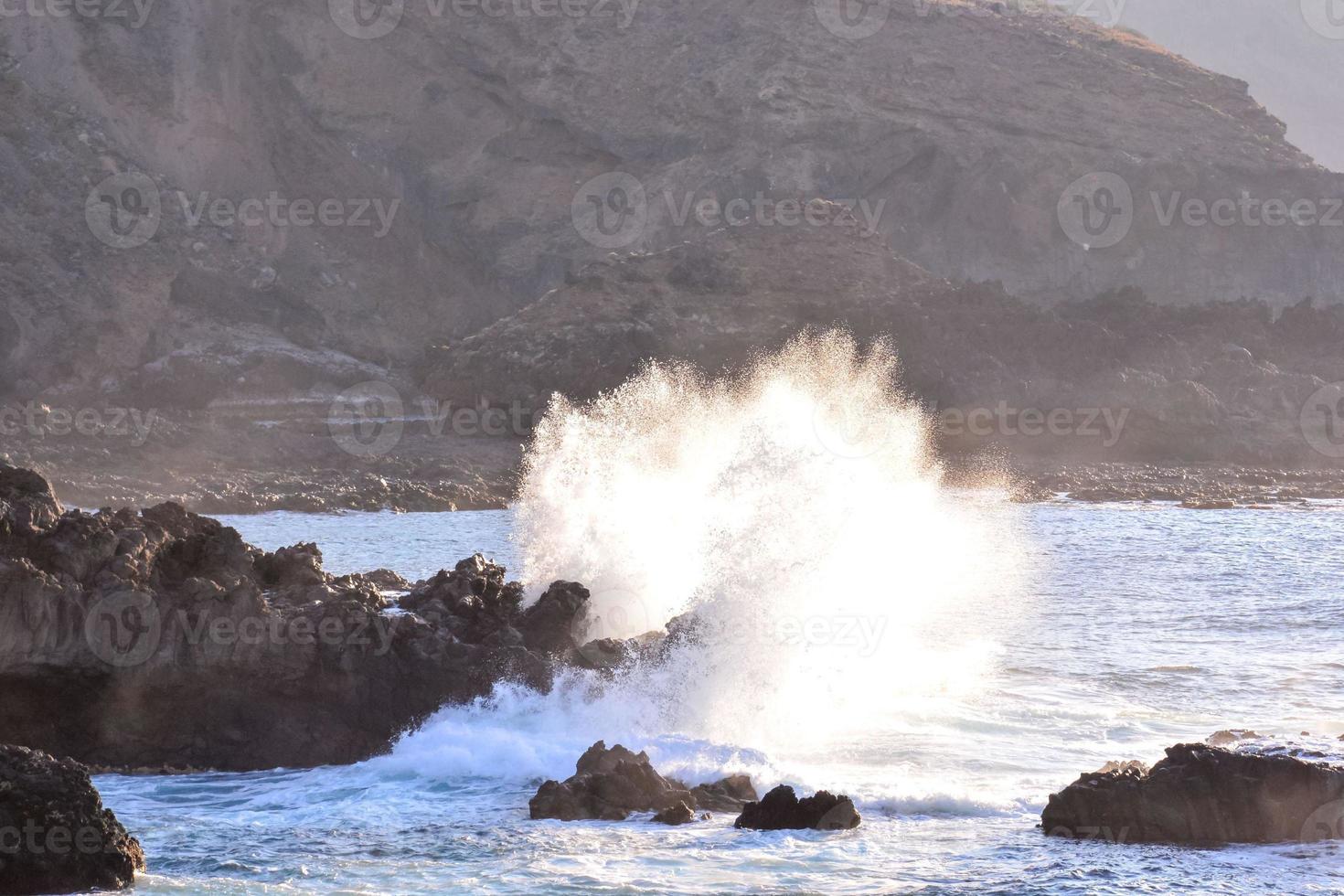 reusachtig zee golven foto