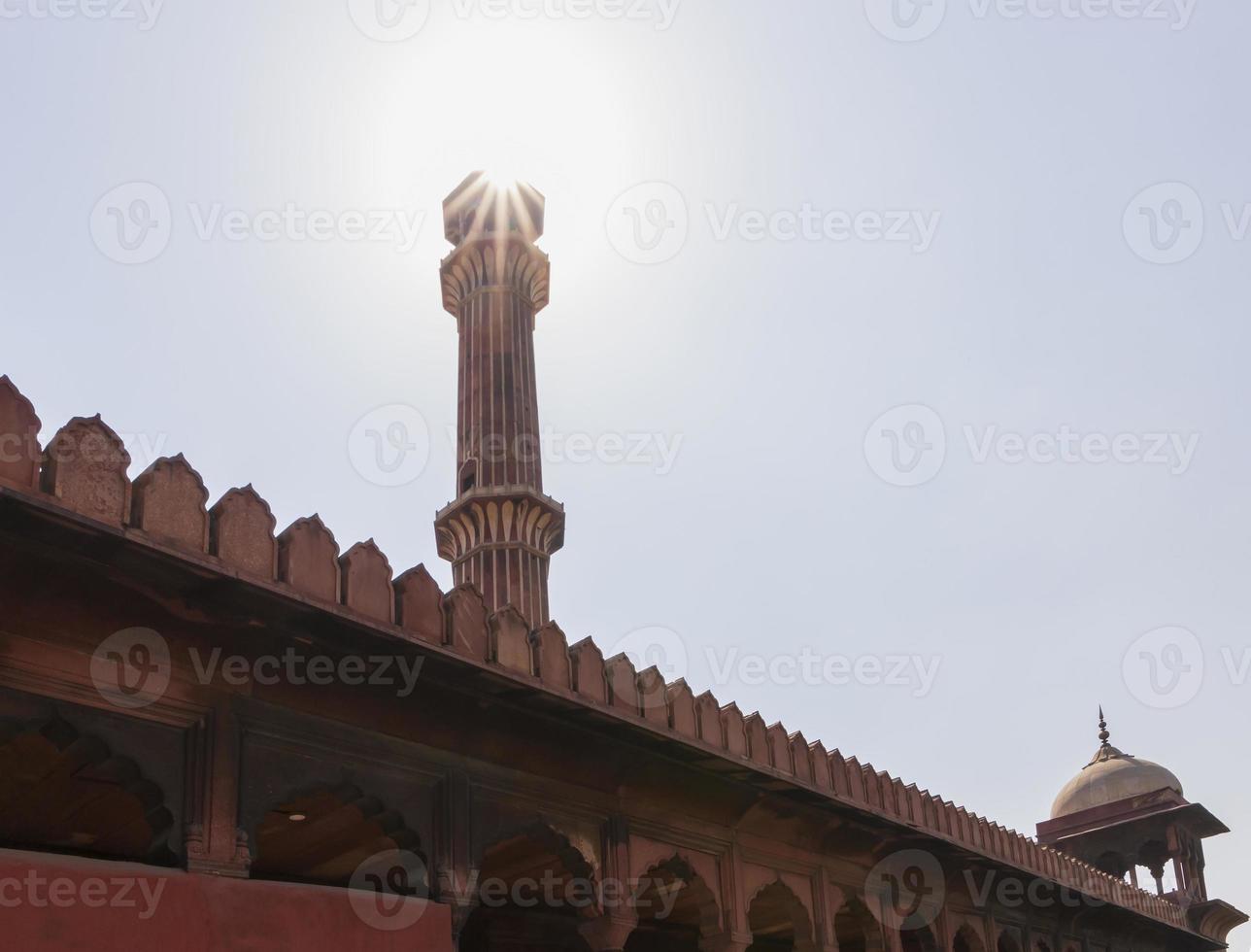 minaret van jama masjid moskee in oud Delhi in Indië foto