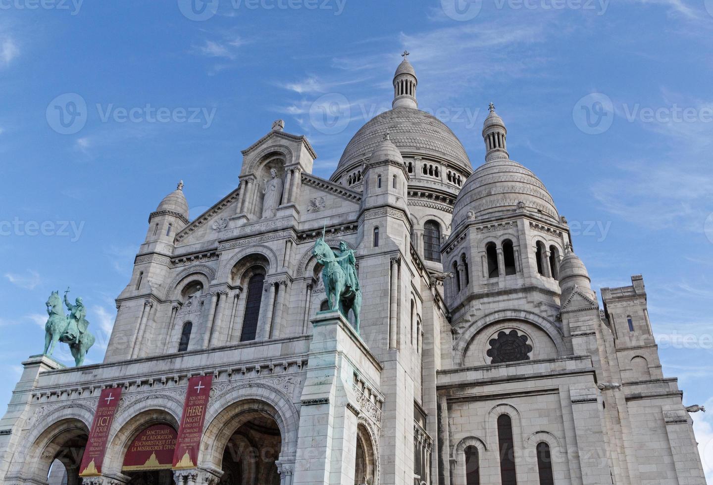 de basiliek van het heilig hart van Parijs foto