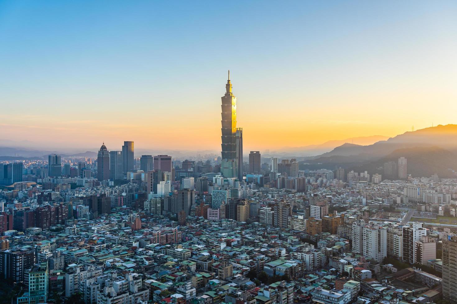 uitzicht op de stad van taipei in taiwan foto