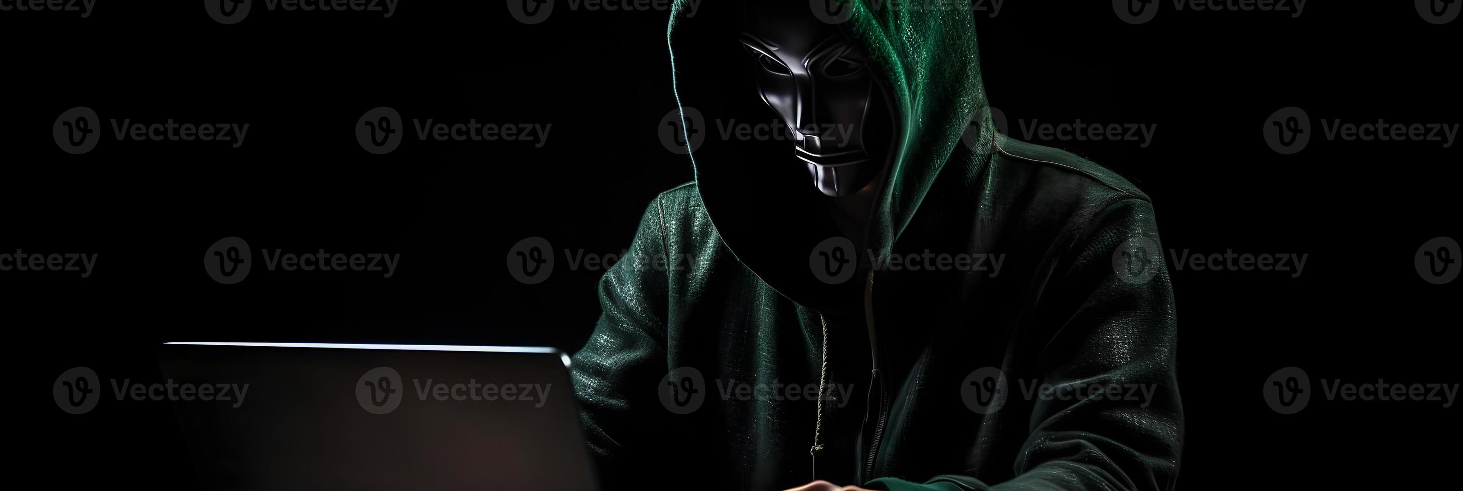 onthulling de raadselachtig wereld van cybercriminaliteit. een wit gemaskeerd hacker's voorkant visie temidden van donker kap en groen Matrix code achtergrond foto