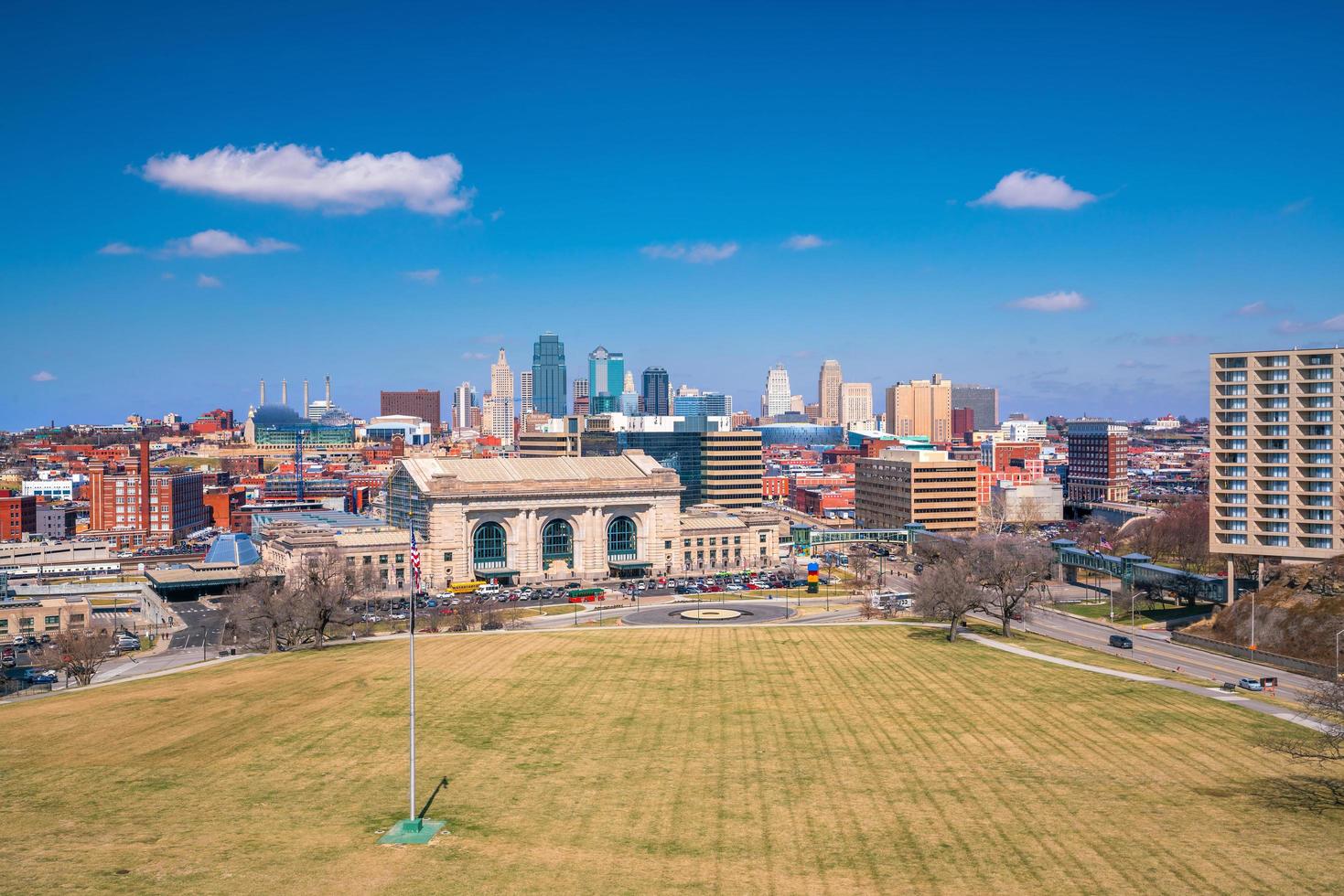 uitzicht op de skyline van Kansas City in Missouri foto