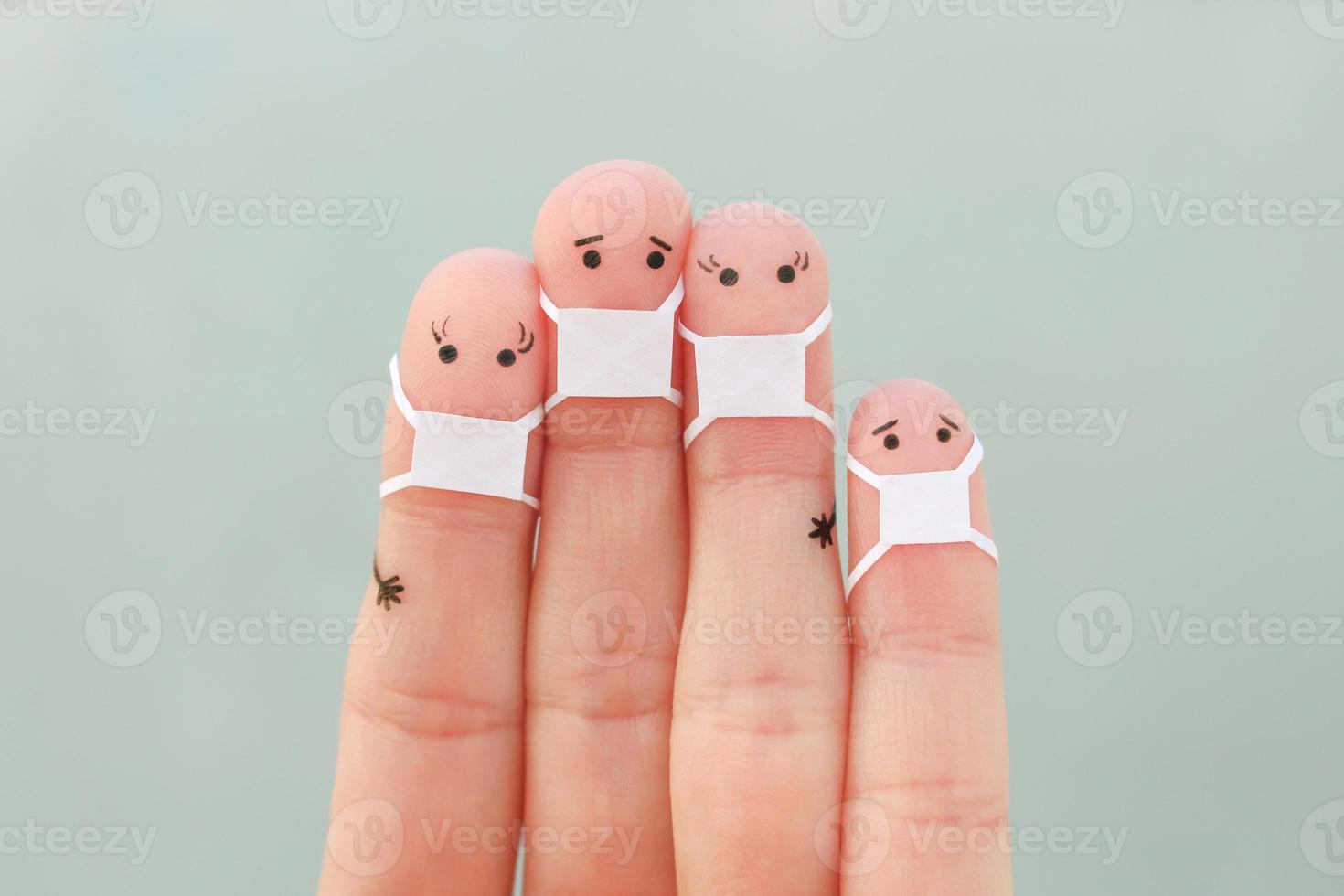 vingers kunst van familie met gezicht masker. foto