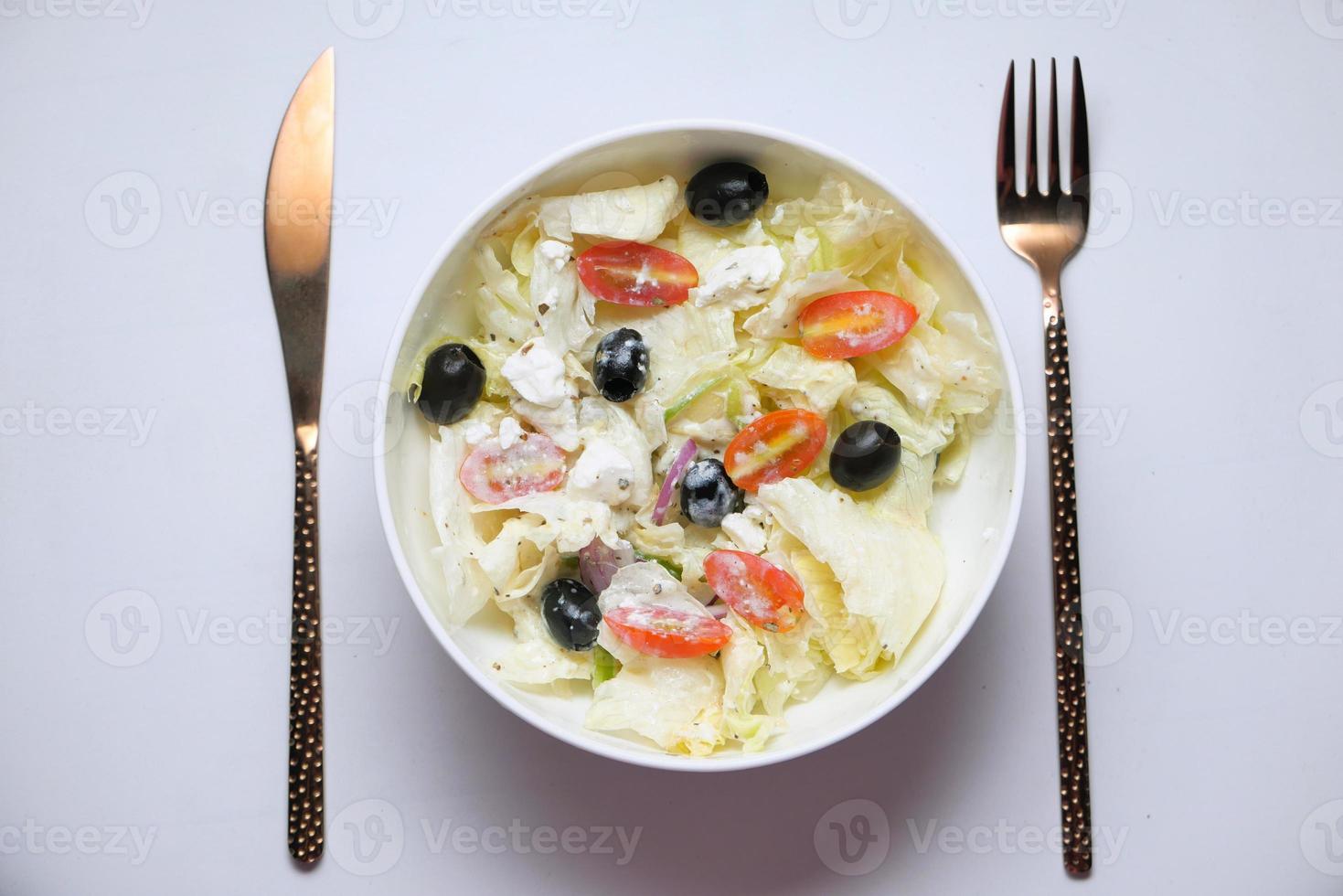 close-up van Griekse salade in een kom foto