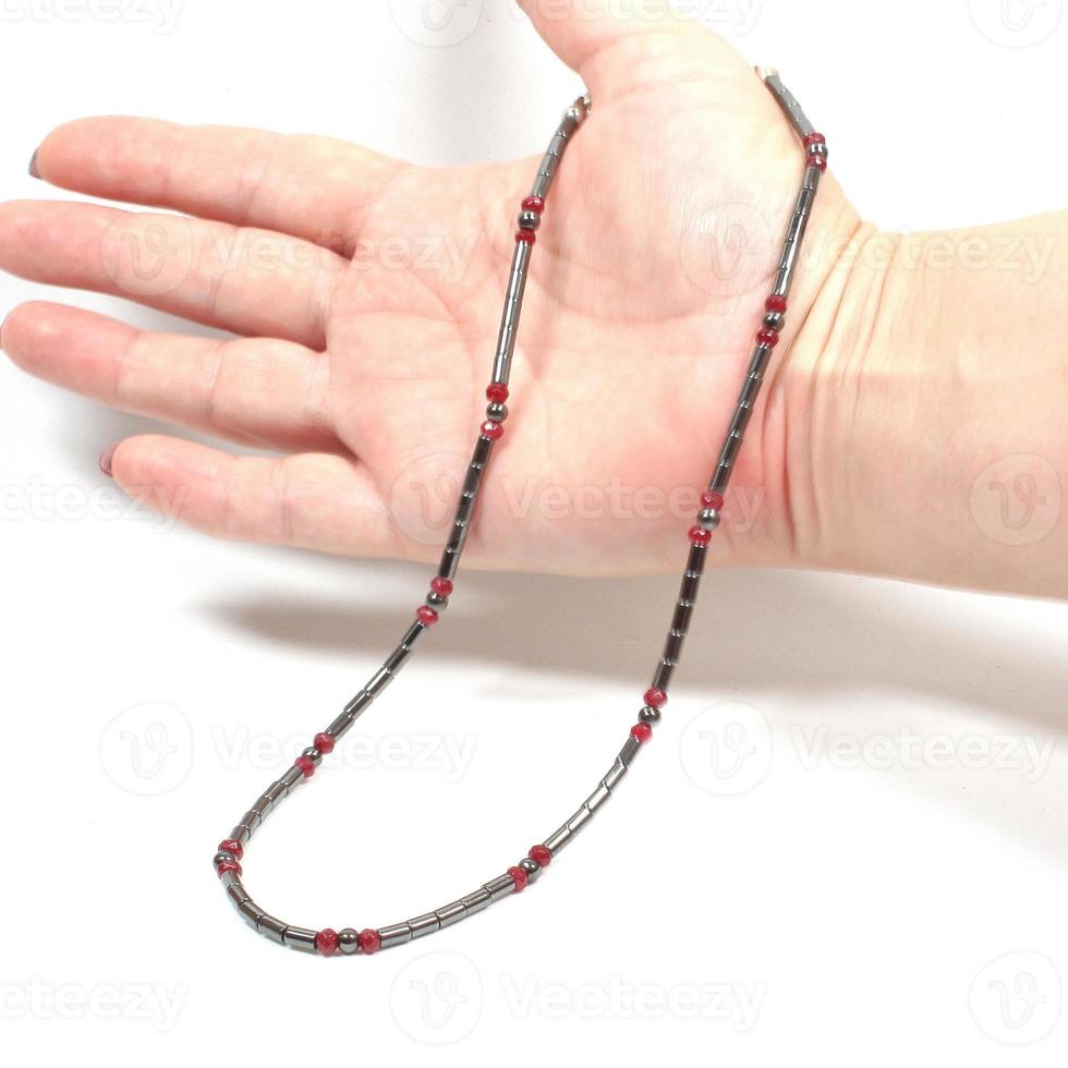 hanger ketting armband edelsteen Aan wit achtergrond gekleurde foto