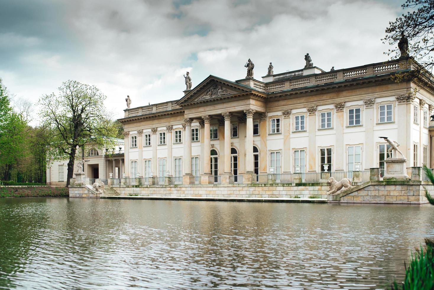 Warschau, Polen 2017- Oud paleis en parkensemble van Lazienki in Warschau foto