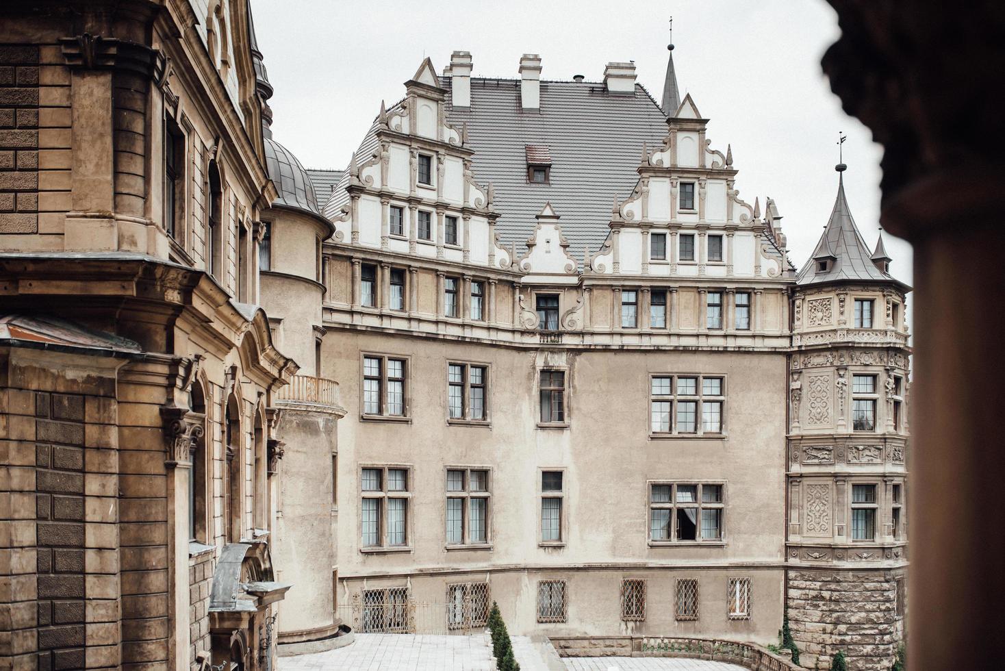 moszna, polen 2017 - oud Pools kasteel in het dorp moszna foto