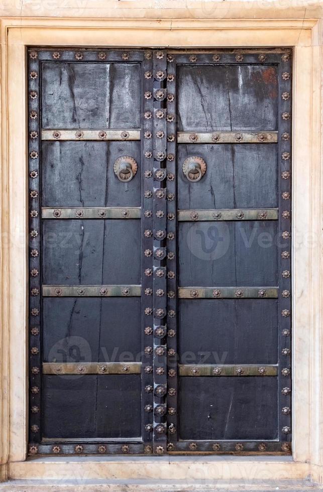 antieke rustieke oude houten deur foto