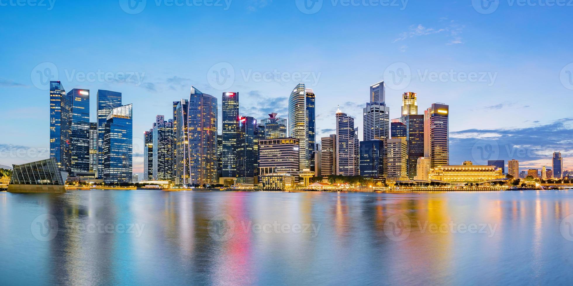 Singapore financiële districtshorizon bij Marina Bay foto