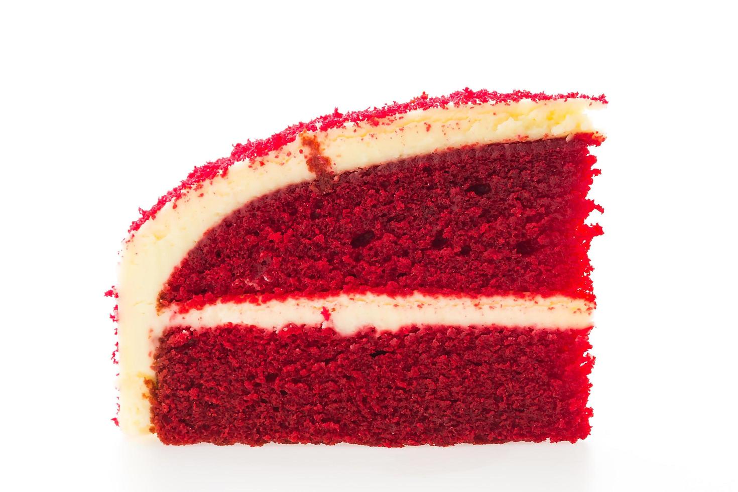 rood fluweel cake geïsoleerd op een witte achtergrond foto