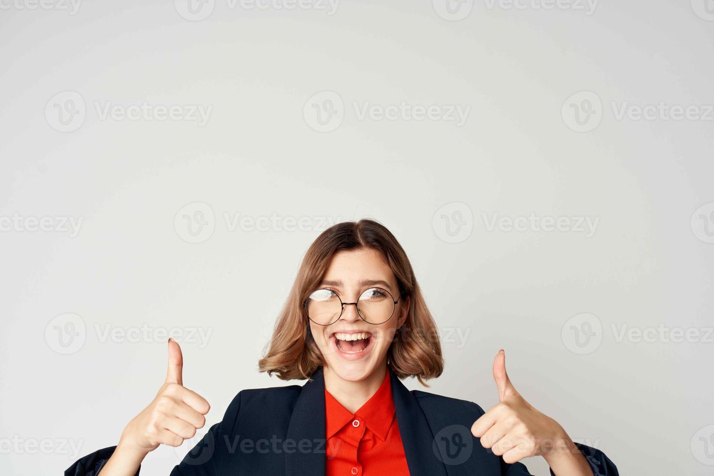 vrouw met bril officieel documenten werk licht achtergrond foto