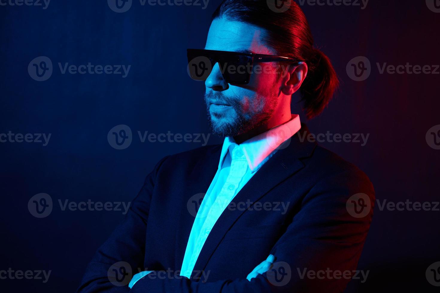 zakenlieden modern stijl pak mode zonnebril levensstijl model- foto