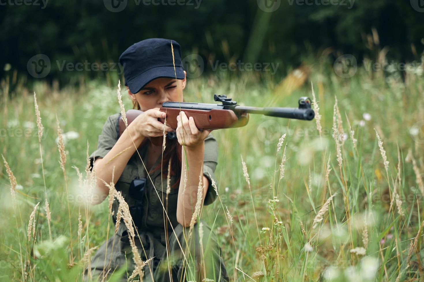 vrouw vrouw groen overall bijgesneden visie groen overall foto