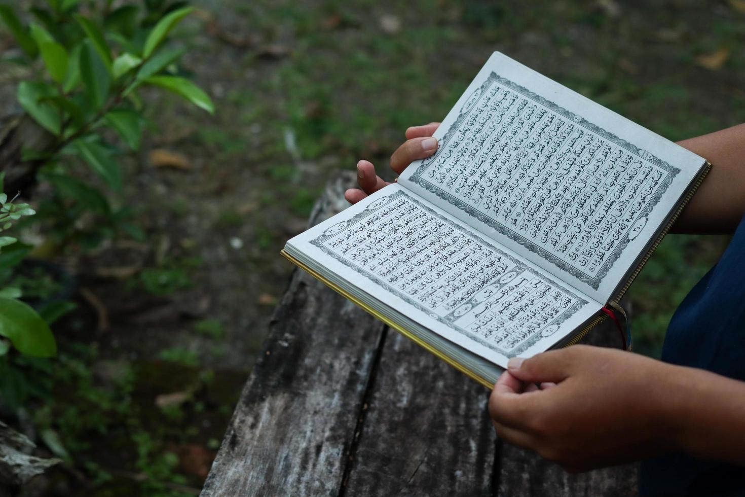 lezing de Koran foto