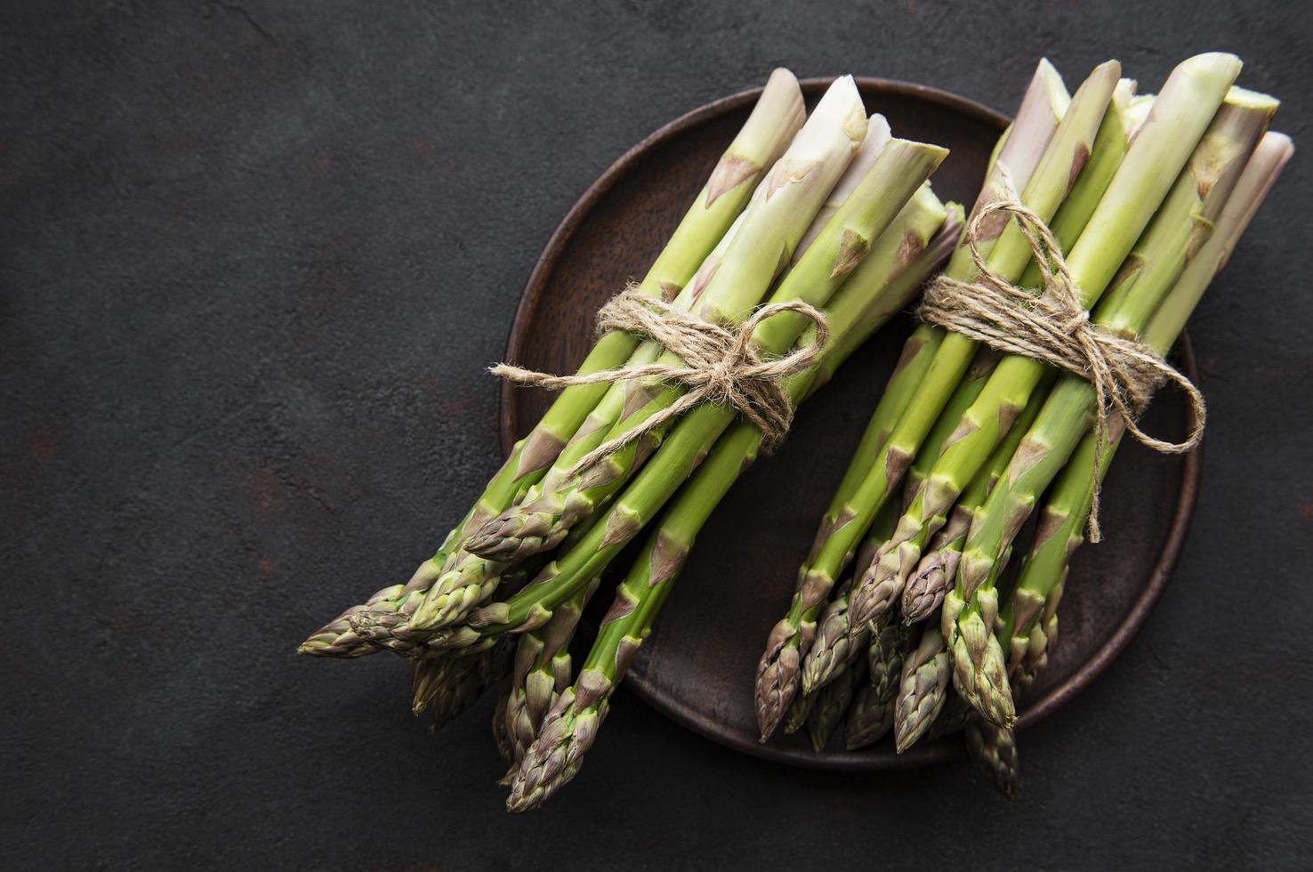 verse groene asperges foto