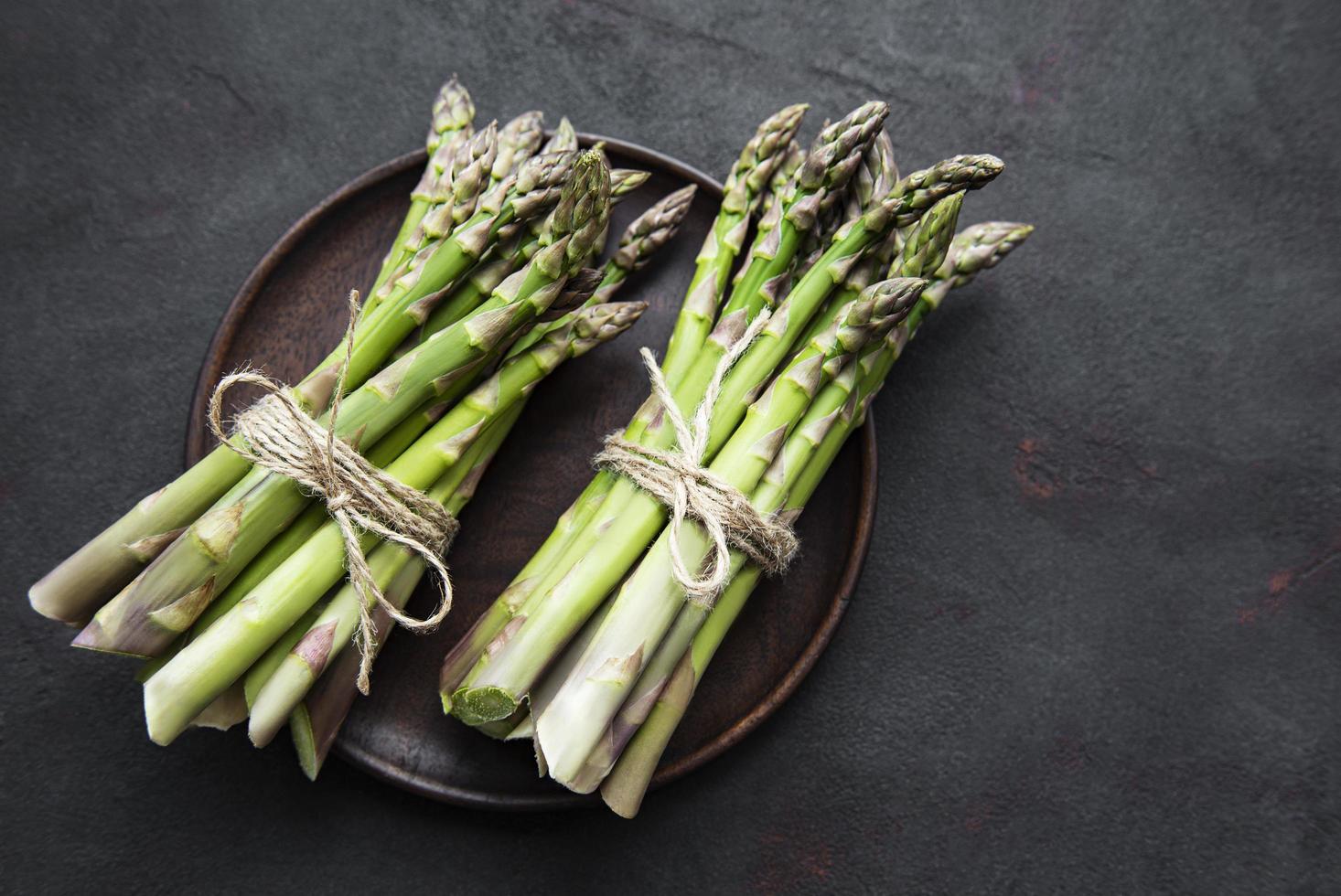 verse groene asperges foto